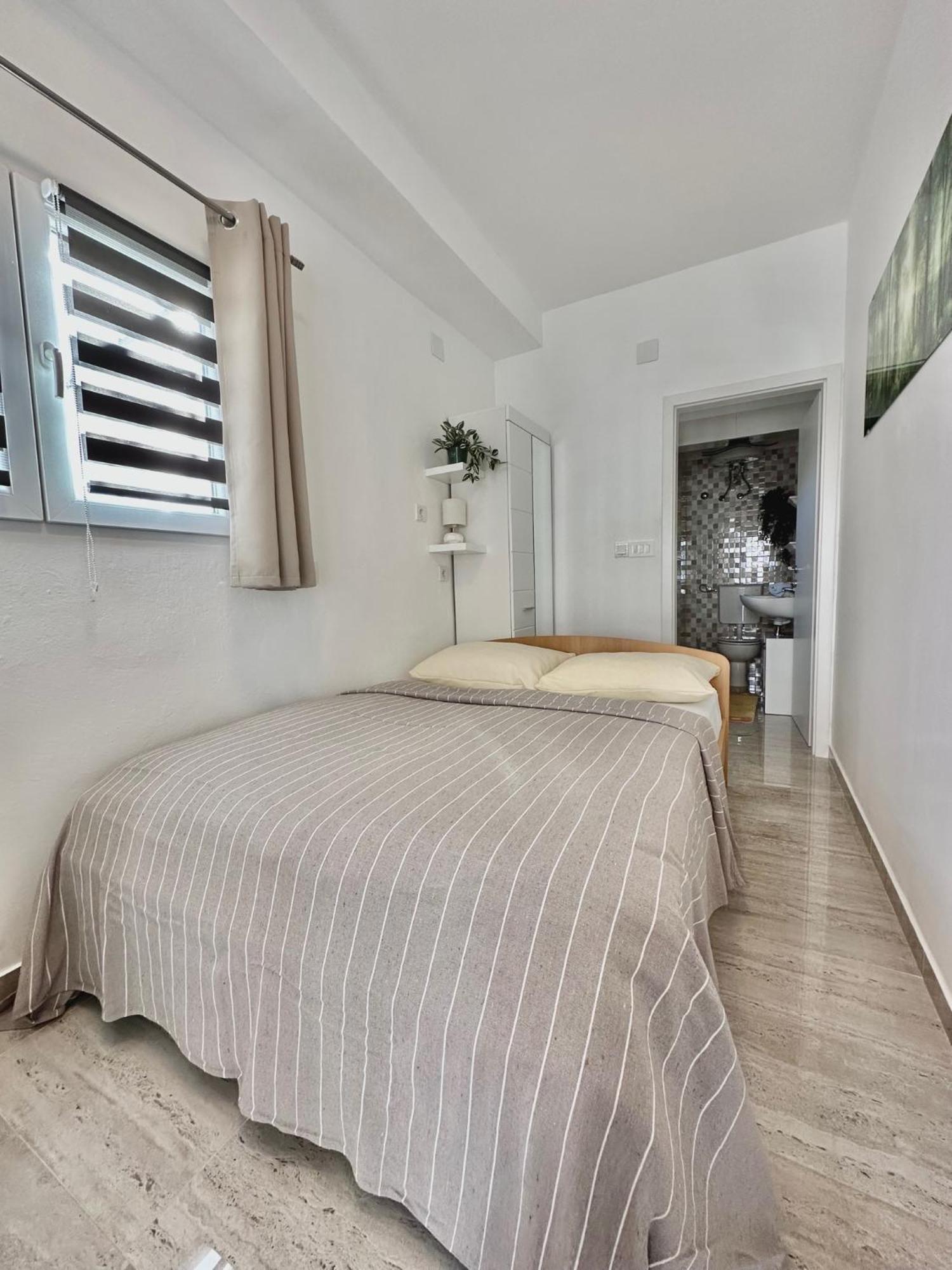 Apartments Hajl Đảo Krk Ngoại thất bức ảnh
