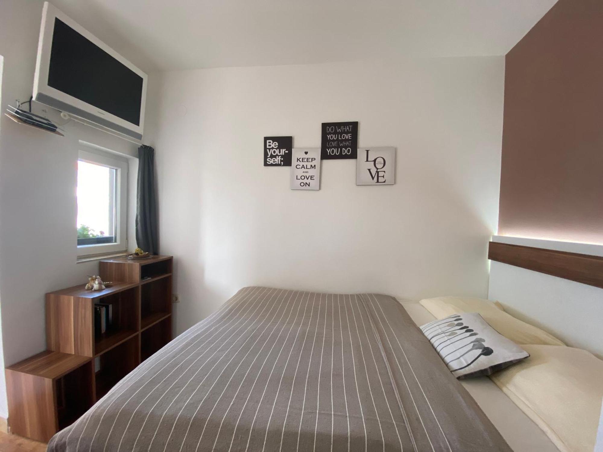 Apartments Hajl Đảo Krk Ngoại thất bức ảnh