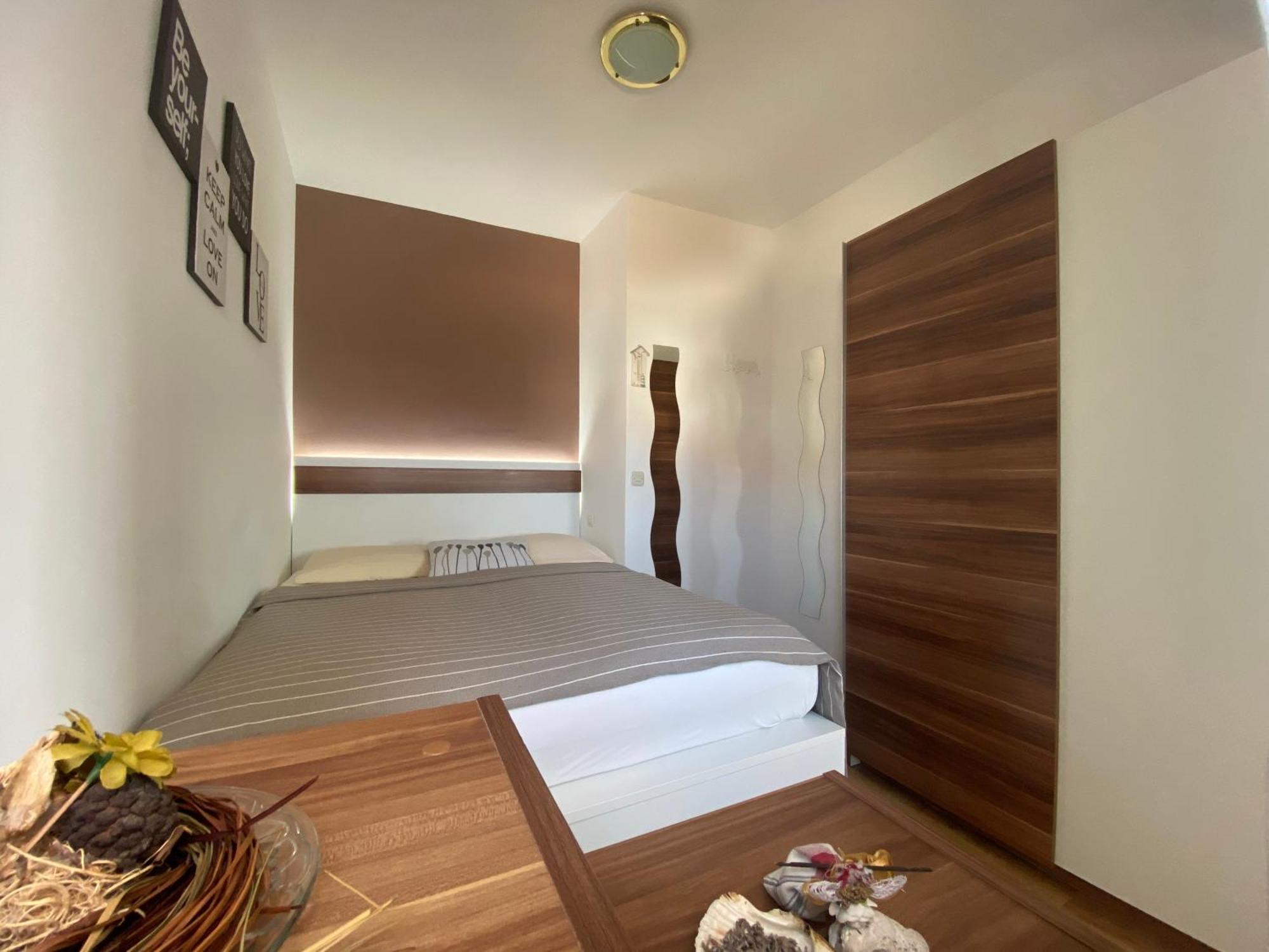 Apartments Hajl Đảo Krk Ngoại thất bức ảnh
