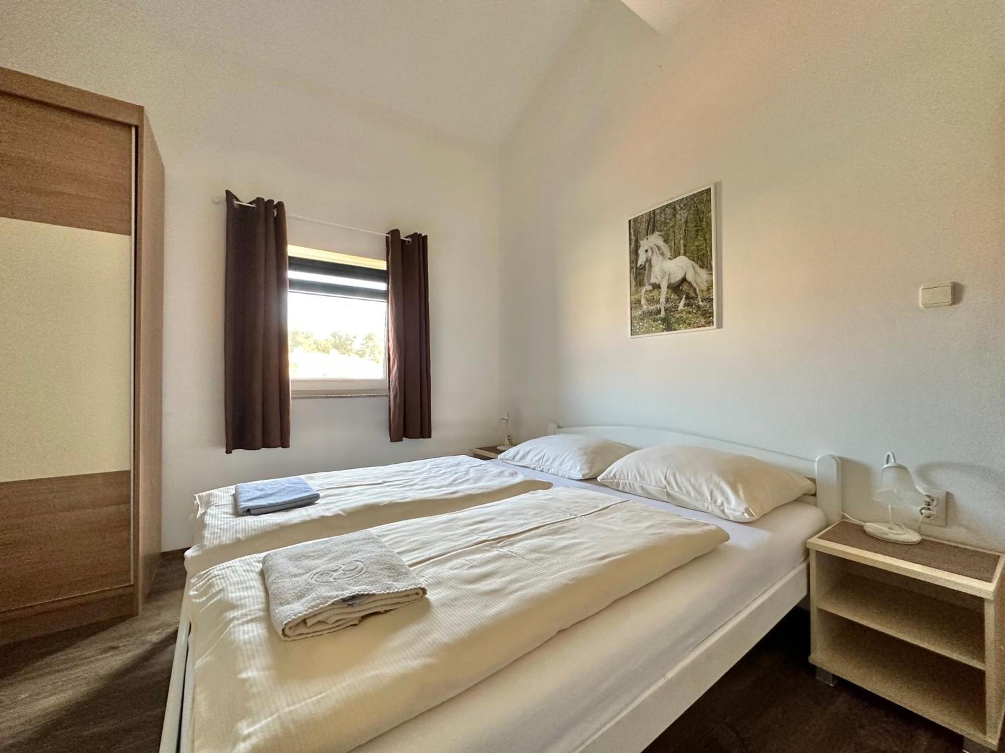 Apartments Hajl Đảo Krk Ngoại thất bức ảnh