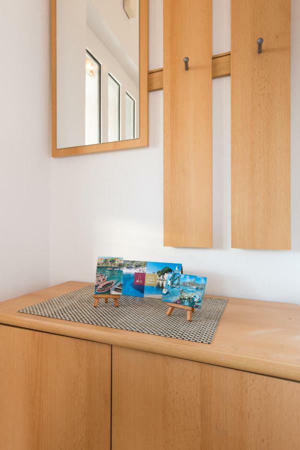 Apartments Hajl Đảo Krk Ngoại thất bức ảnh