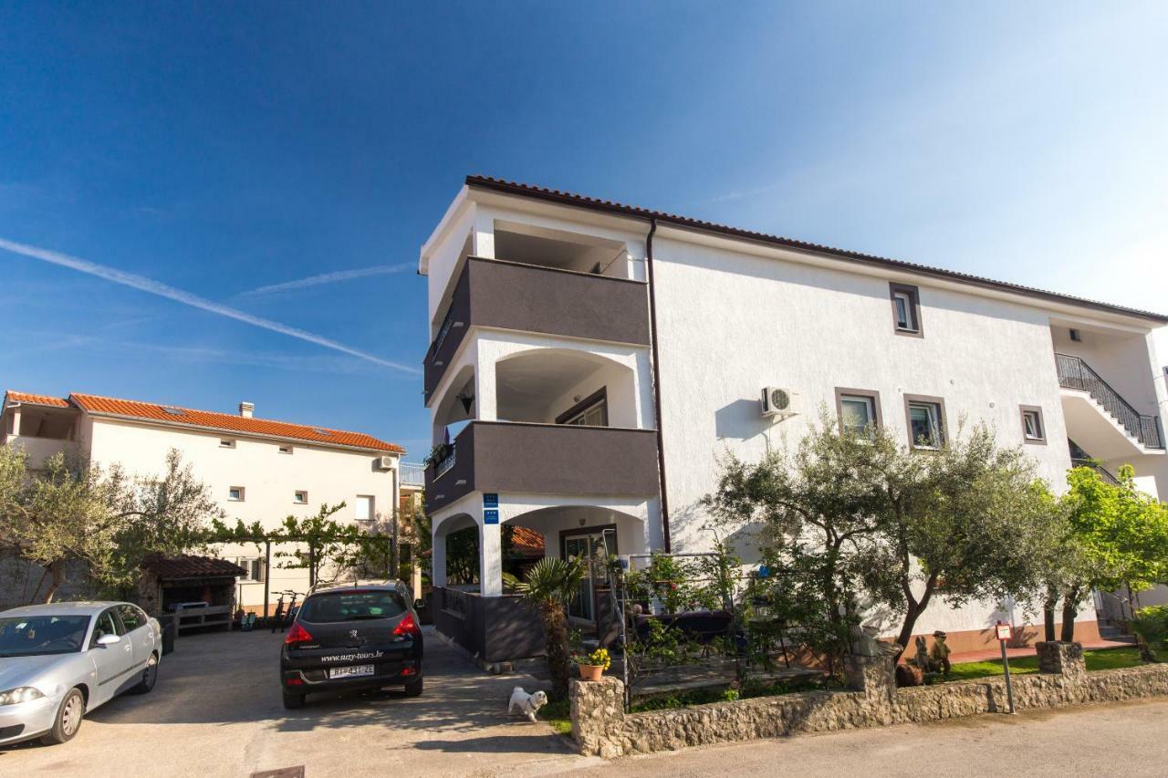 Apartments Hajl Đảo Krk Ngoại thất bức ảnh