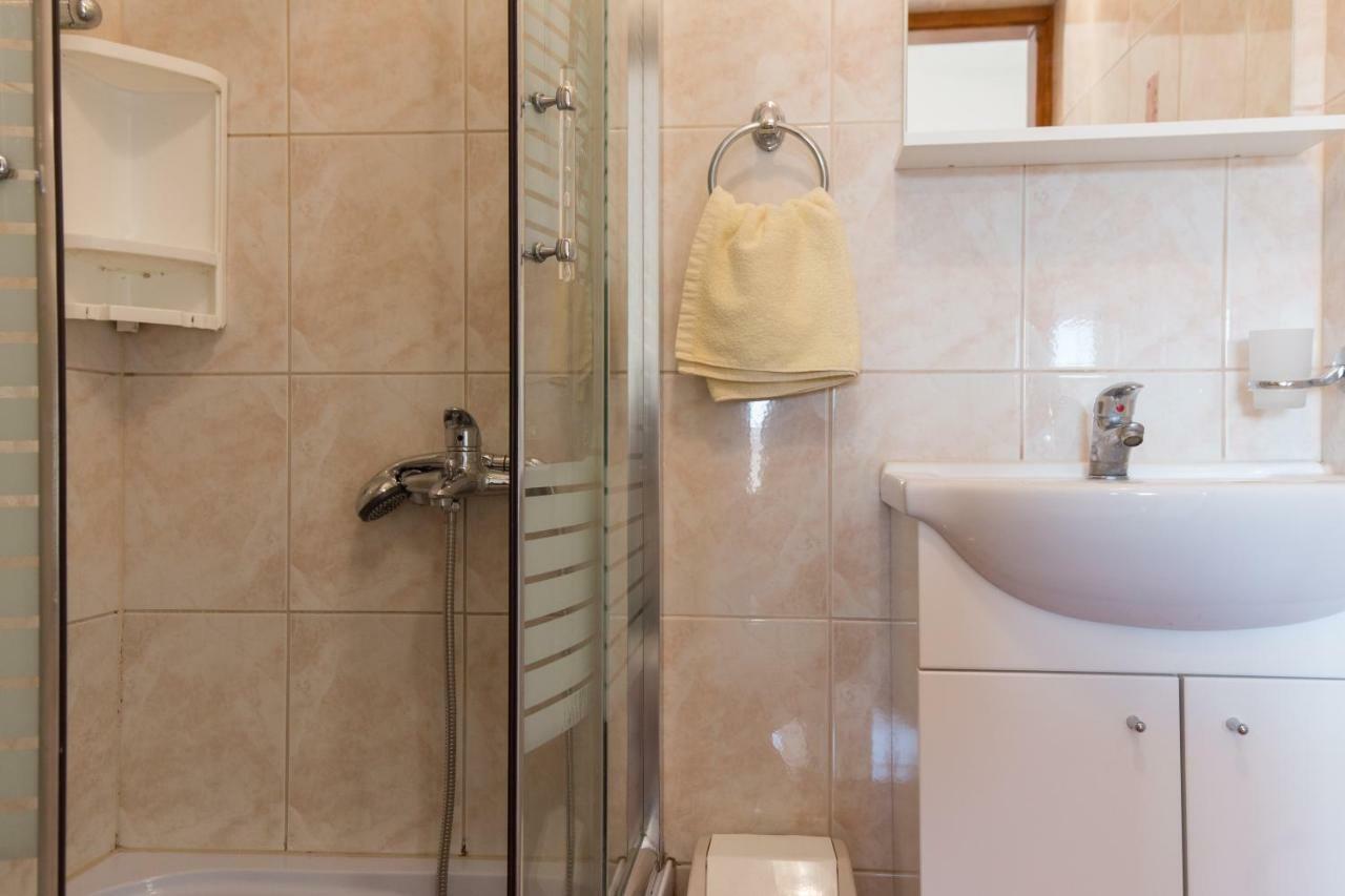 Apartments Hajl Đảo Krk Ngoại thất bức ảnh